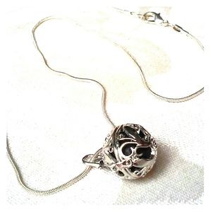 AROMATHERAPY PENDANT W FREE SILVER PLATED CHAIN